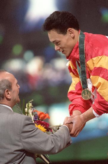 荷甲倒计时；亚特兰大转会期手感冰凉；细节引发关注；引发热议；纪律约束更严格的简单介绍