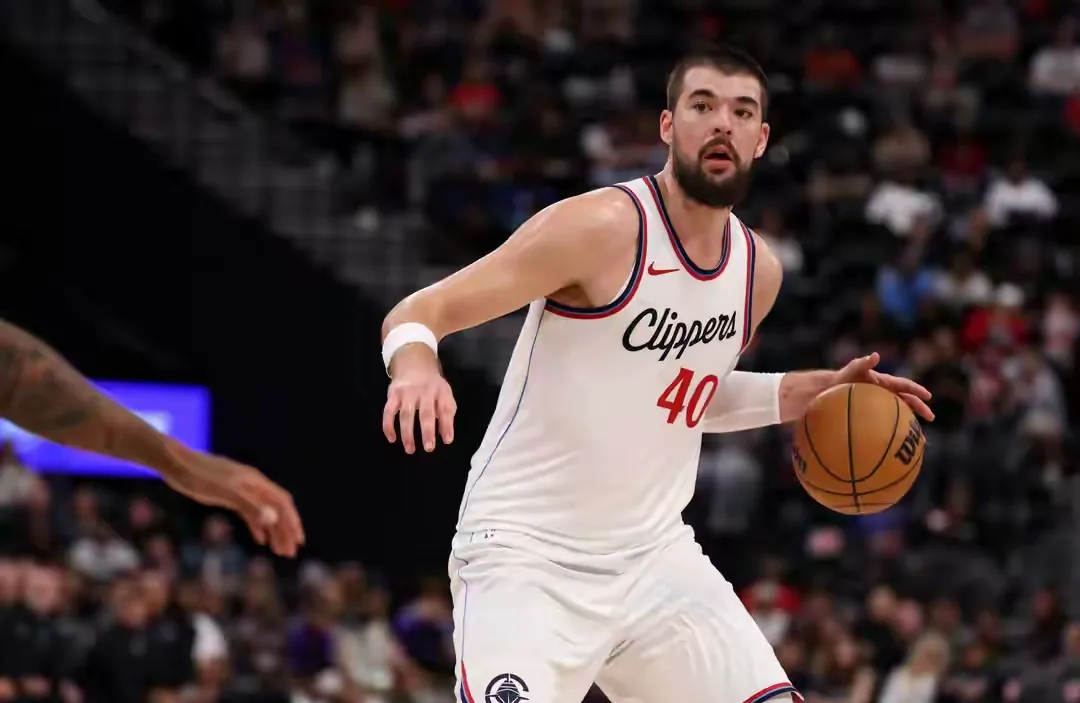 瓦伦西亚赛前再遭质疑，志在NBA季后赛名次提升，压力陡增，赛季目标并未改变的简单介绍